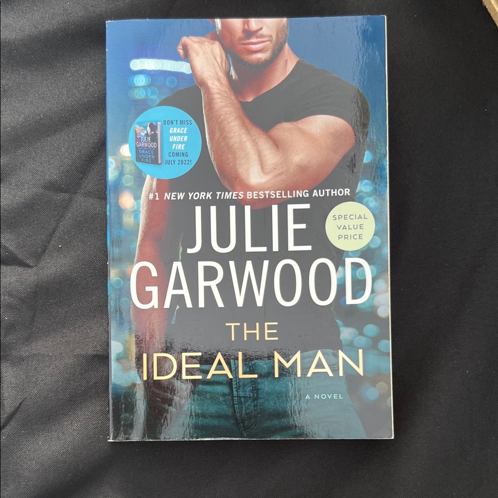 Julie Garwood 'The Ideal Man' Book